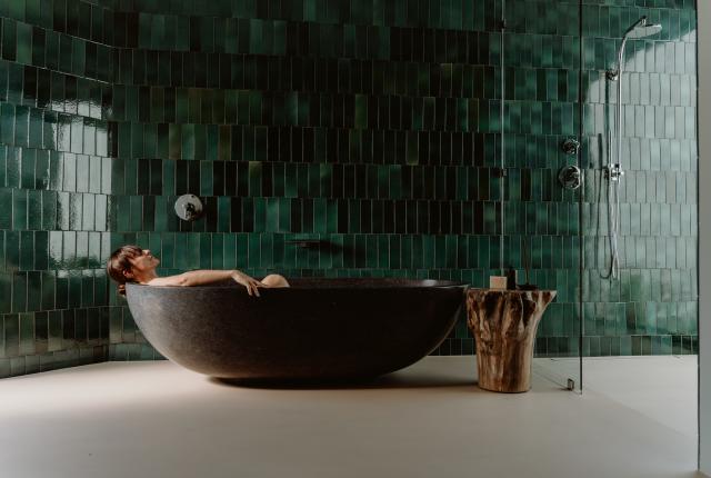 Ocean Front Villa Tub