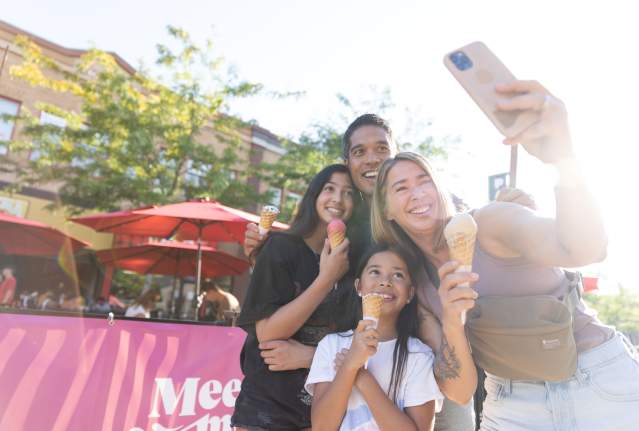 Family with Icecream at Meet me on Bernard 3