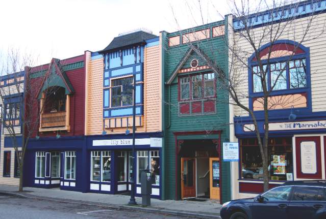 Two Amazing Areas for Christmas Shopping in Kelowna
