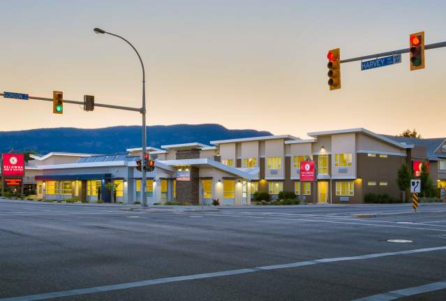 Econo Lodge Inn & Suites Kelowna