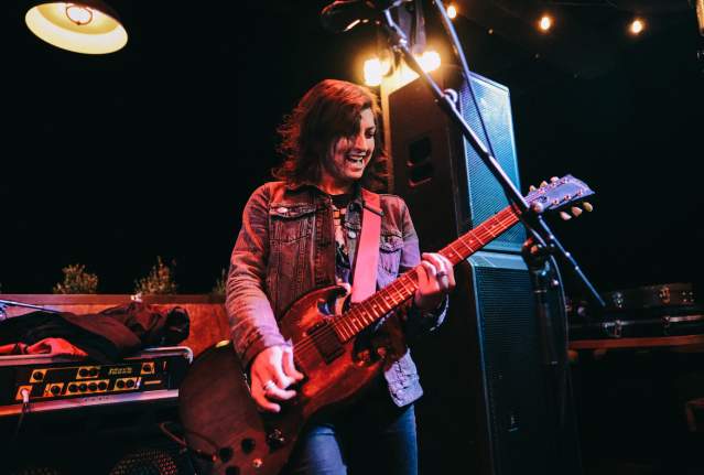 Live Music: Roseanarig