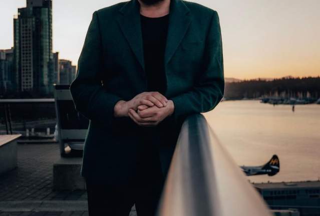 Live Music: Joshua Smith