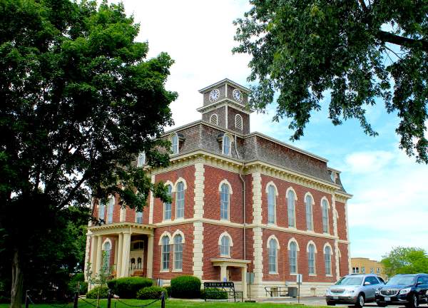 Historical Effingham County Courthouse