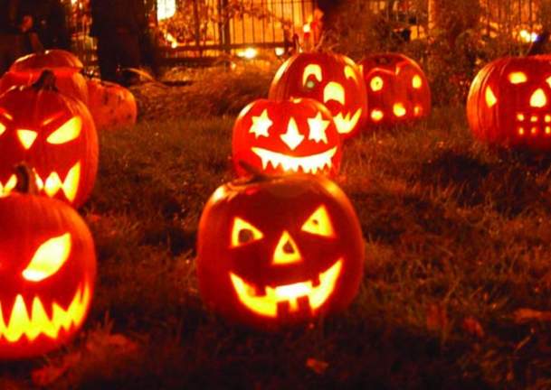 riverhead-halloween-fest lighted pumpkins
