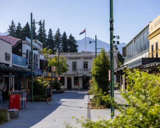 A Queenstown Shopping Walking Trail