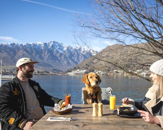 Queenstown’s Dog-Friendly Cafés, Bars & Places to Stay