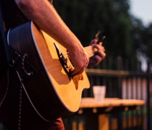 Music by the Lake at Skyport Lodge & Raven Rock Grill