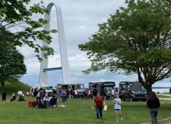 Marketplace • Foodtrucks • Music