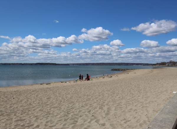 Food Trucks and Music at Oakland Beach