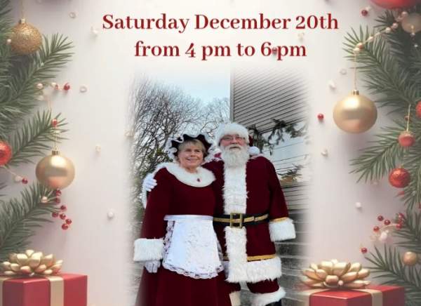 Santa and Mrs. Claus are visiting Uno's Pizzeria