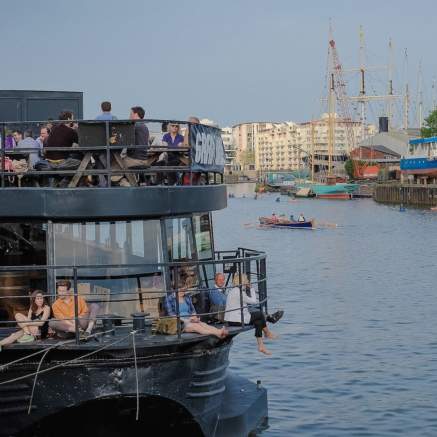 Bars and restaurants on boats in Bristol