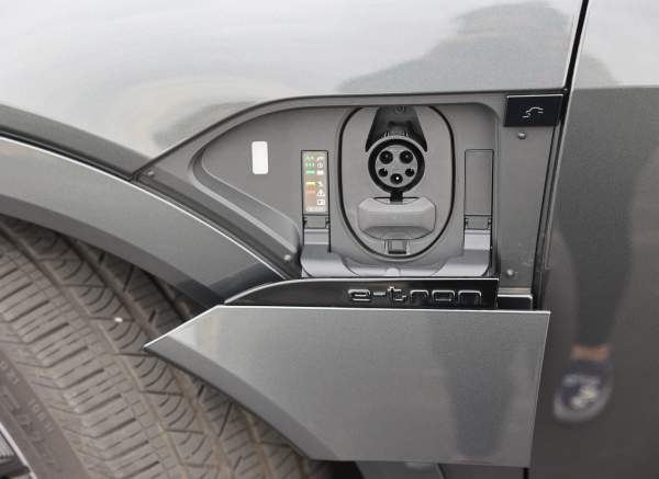 2024 Audi Q8 e-tron charger