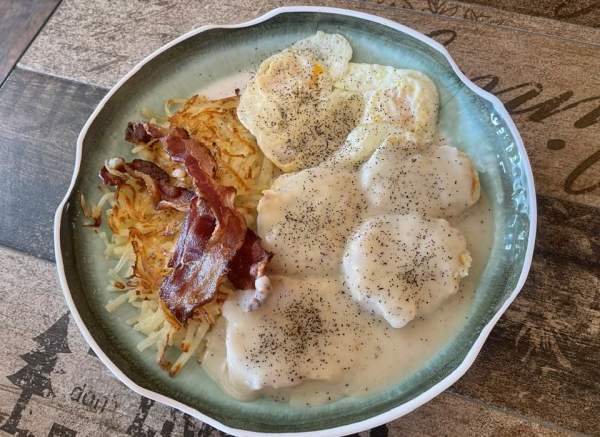 Pacos Family Diner