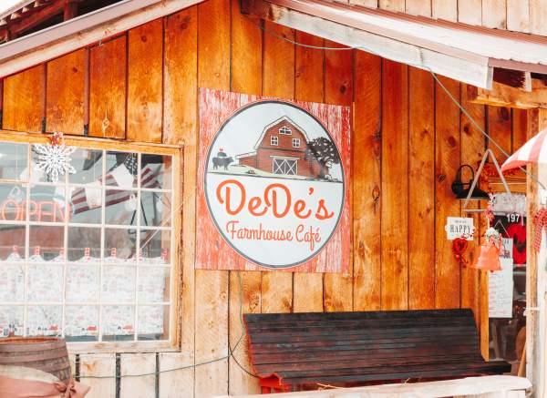 DeDe's Farmhouse Cafe
