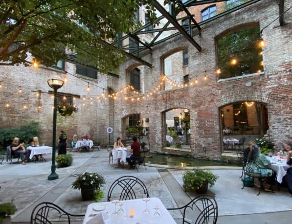 30+ Restaurants for Outdoor Dining in Downtown Richmond