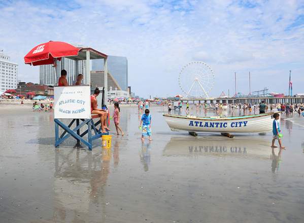 lifeguard stand