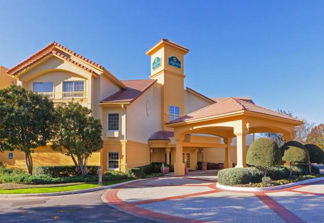 La Quinta Inn & Suites by Wyndham Dallas - Addison Galleria