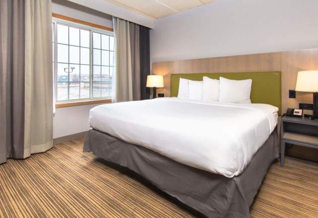 Country Inn & Suites