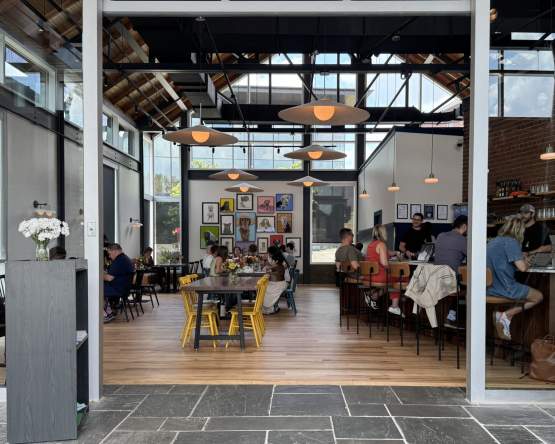 A Riverfront Christmas at Daisy's