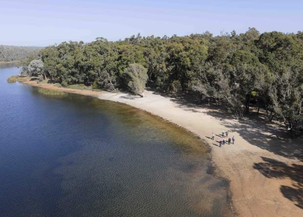 Lake Leschenaultia