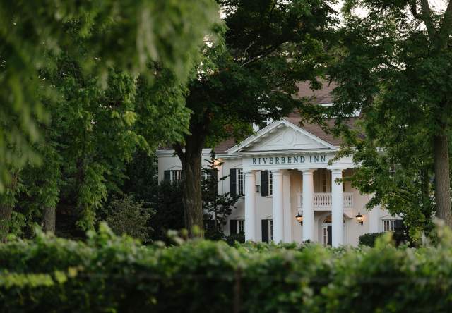 Riverbend Inn and Vineyard