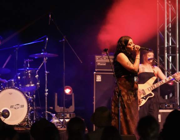 A Weekend of Culture, Music and Connection at Karijini Experience