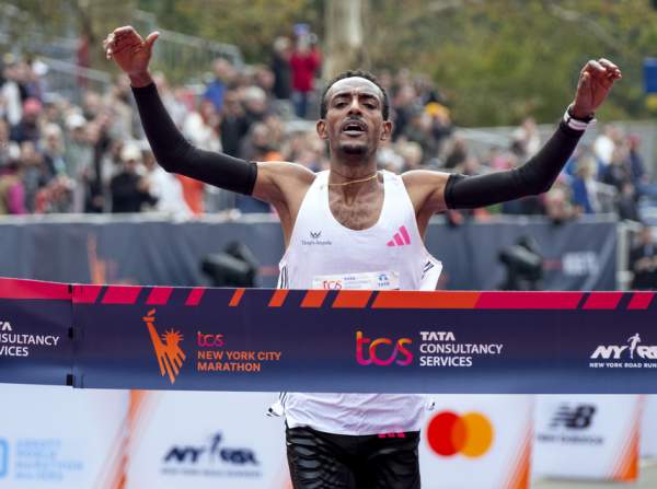 Tamirat Tola sets NYC Marathon course record to win men's race; Hellen Obiri takes women's title
