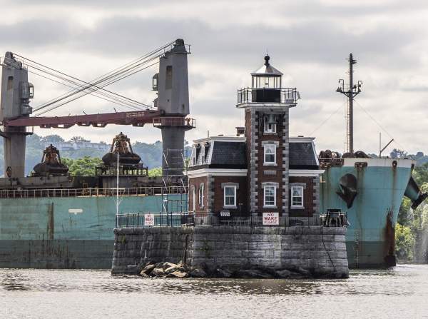 Race is on to keep 150-year-old lighthouse from crumbling into Hudson River