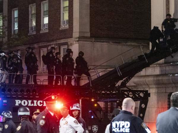 Police clear pro-Palestinian protesters from Columbia University's Hamilton Hall