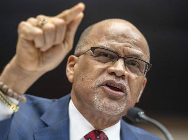 NYC schools boss to step down later this year after federal agents seized his devices