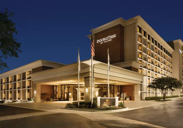 DoubleTree by Hilton McLean Tysons