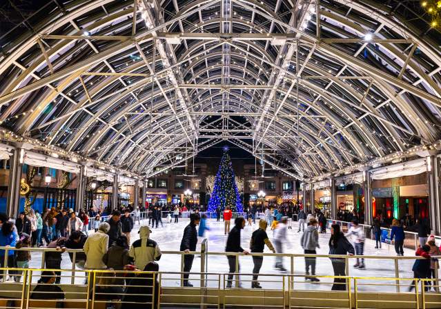 Reston Town Center - Ice Rink - Ice Skating - Winter - Holidays
