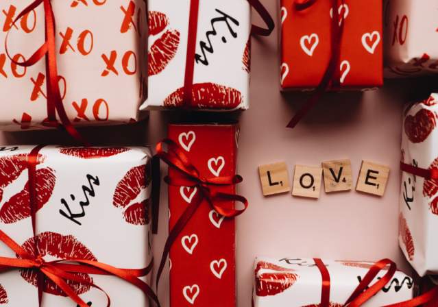 Valentines Day Shopping Blog Header