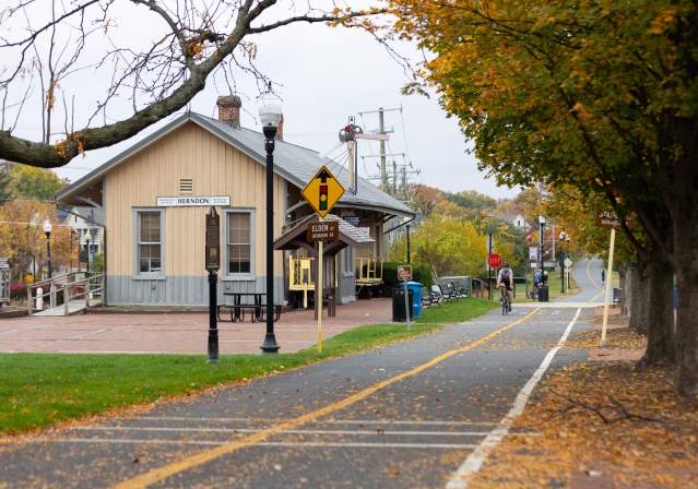 Town of Herndon Bike Trail - Herndon Depot Musuem - Fall
