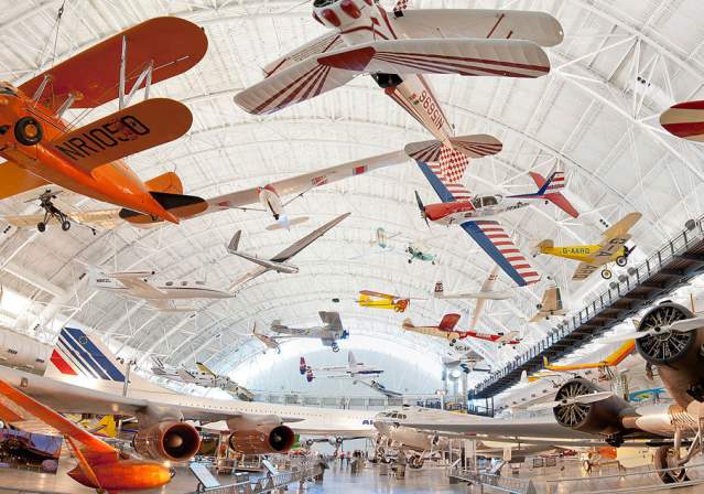 airplanes in museum