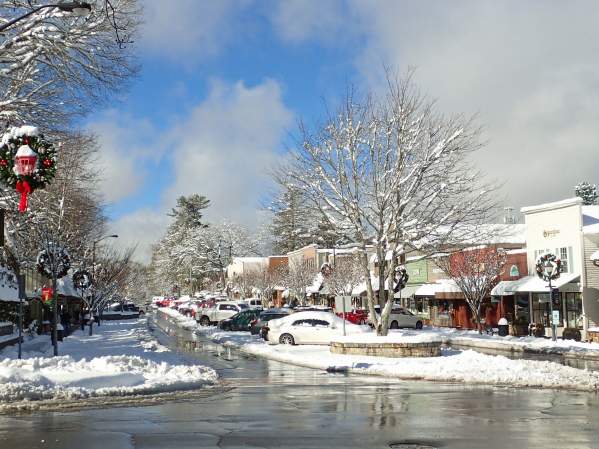 Your Guide to the Holidays in Highlands