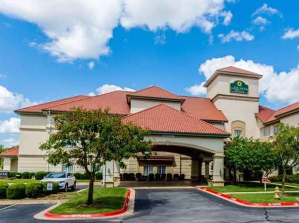 La Quinta Inn & Suites