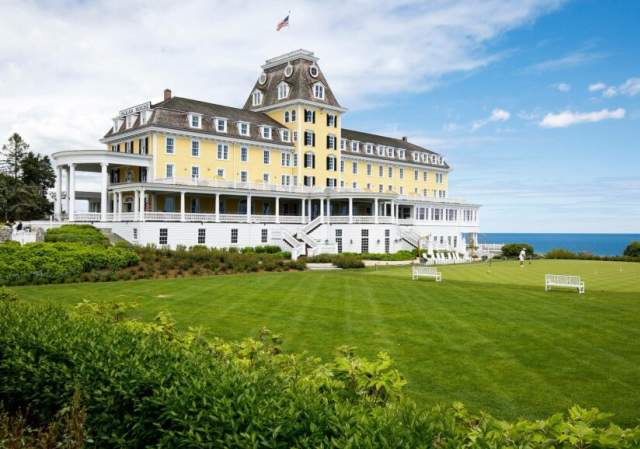 Valentine’s Day at Ocean House & Weekapaug Inn