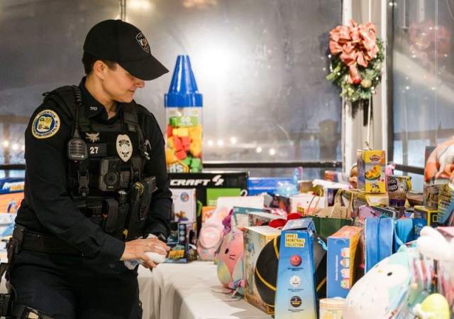 Boat House and Tiverton Police Department Team Up For ‘Operation: Blue Santa’