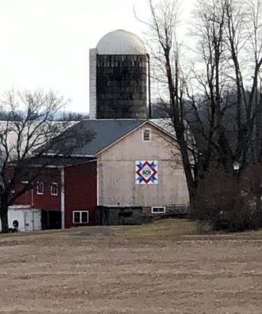 Falling Branch Barn Quilt and Barn