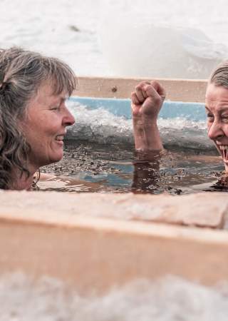 Isbading med Spreke Opplevelser