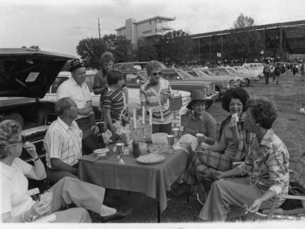 Old Tailgating Pic
