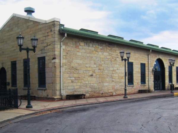 Aurora Metra Station