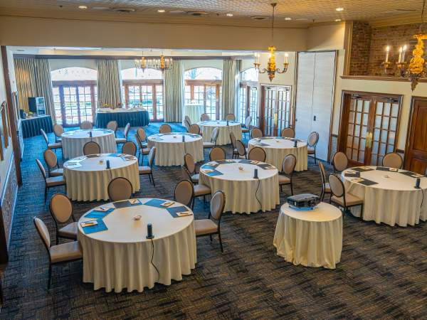 Nestled on the banks of the Fox River in the heart of downtown Geneva, Herrington Inn & Spa features a warm, intimate European-style ambiance, sophisticated venues and the personalized service of the finest boutique hotels.