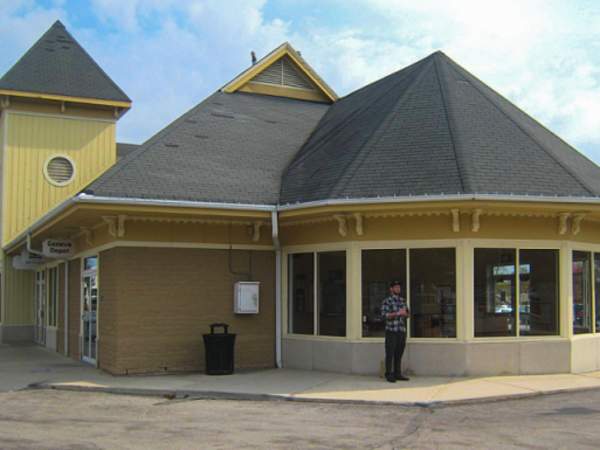 Geneva Metra Station Stop