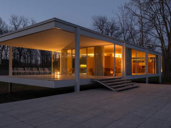Moonlight & Mies