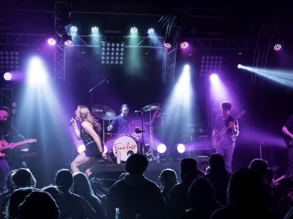 Unofficial Tribute Show: Fearless at LUMENAURA®
