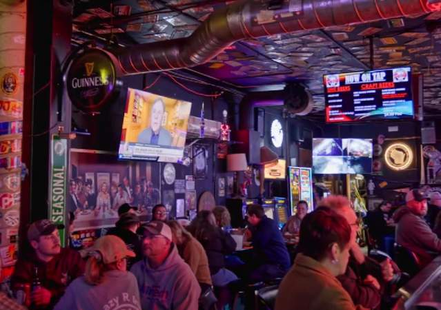Petes Garage Bar in Oshkosh