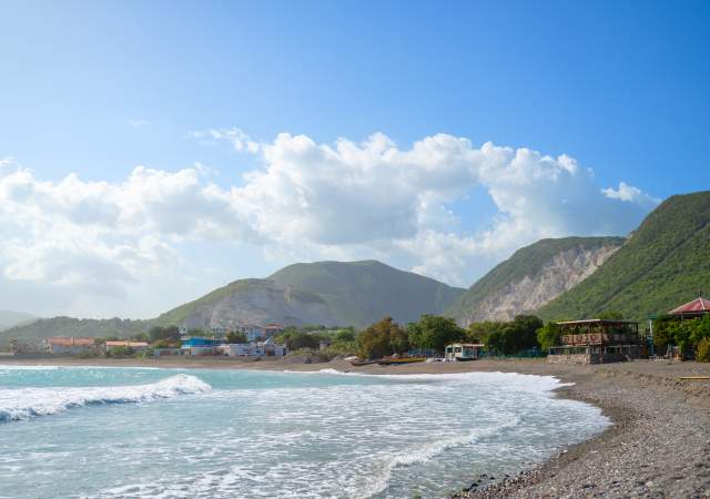 4 Jamaican Beaches Locals Love