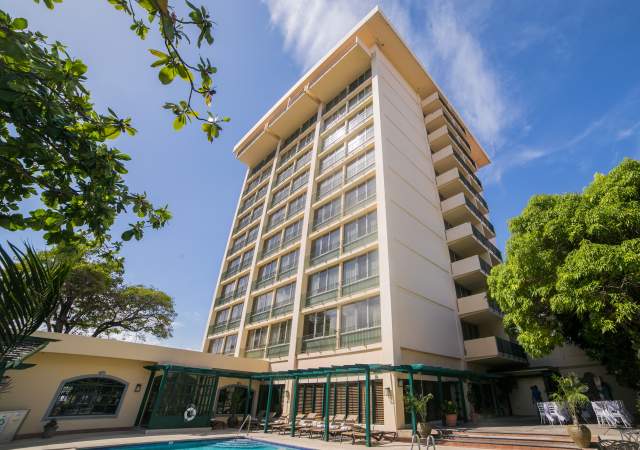 Courtleigh Hotel & Suites
